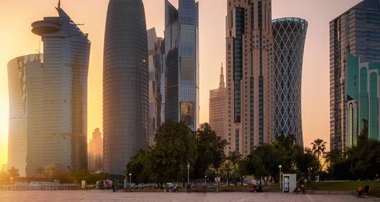 Saking Panasnya Qatar Pasang AC di Luar Ruangan