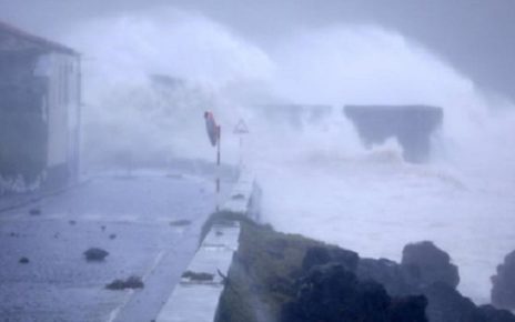 Irlandia Bersiap Menghadapi Badai Lorenzo, Embusan Angin
