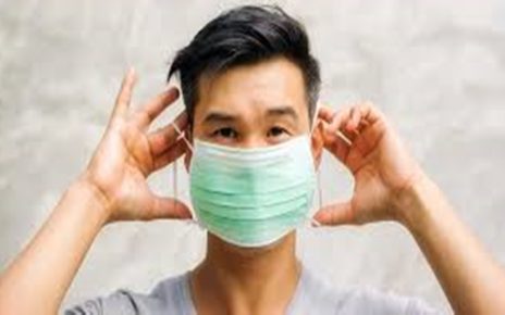 5 Cara Mencegah Kulit Rusak Akibat Pakai Masker Terlalu Sering & Lama
