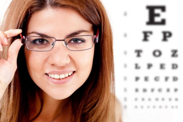 5 Efek Buruk Gak Pakai Kacamata saat Butuh