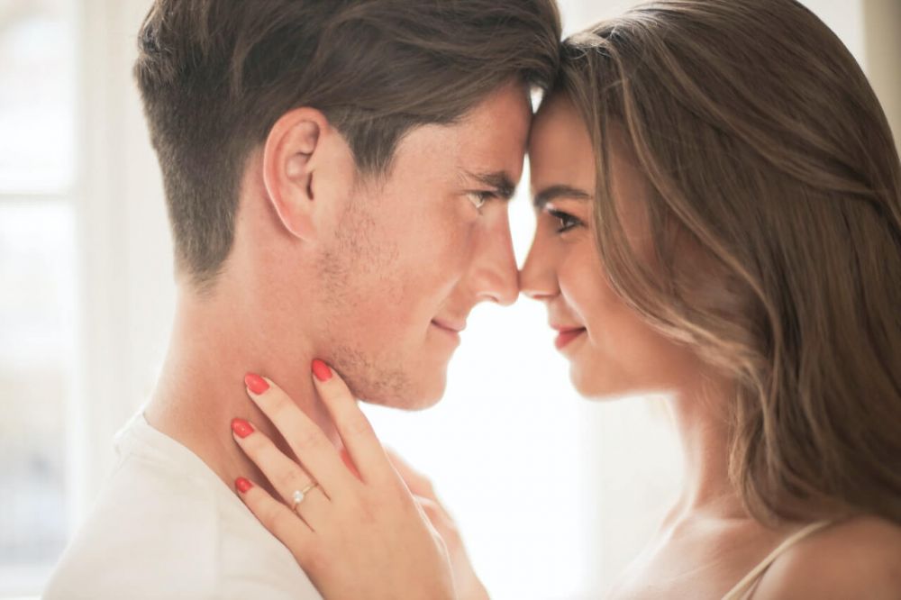 5 Cara Menghidupkan Kembali Cinta Suami seperti Pengantin Baru 
