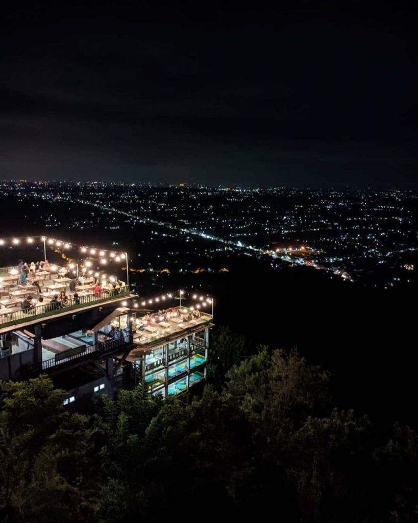 5 Kota di Indonesia Ini Tawarkan Gemerlap Pemandangan Malam  