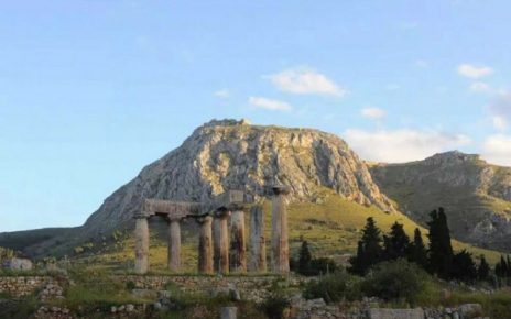 5 Tempat Menarik yang Bisa Kamu Temukan di Kota Kuno Korintus, Yunani
